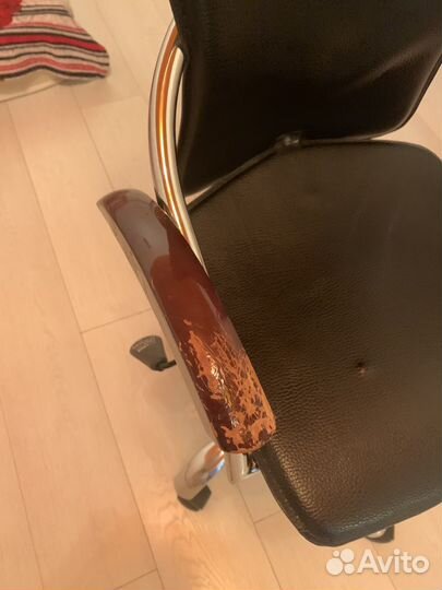 Компютерный стул кожа
