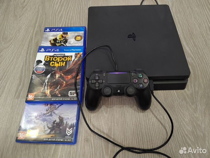 Sony PS4 slim