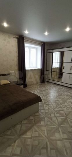 2-к. квартира, 80 м², 1/2 эт.