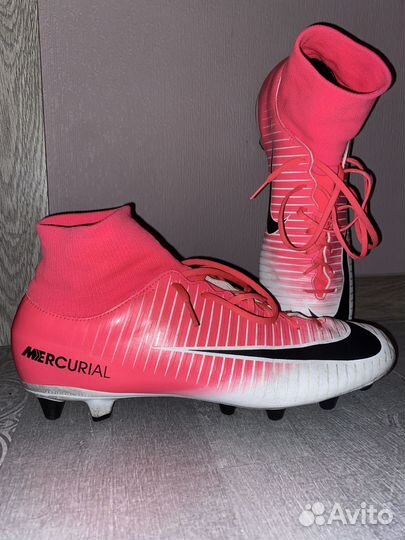 Футбольные бутсы Nike mercurial