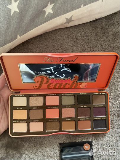 Палетка теней too faced