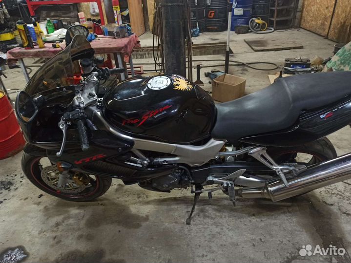 Продам мотоцикл honda vtr