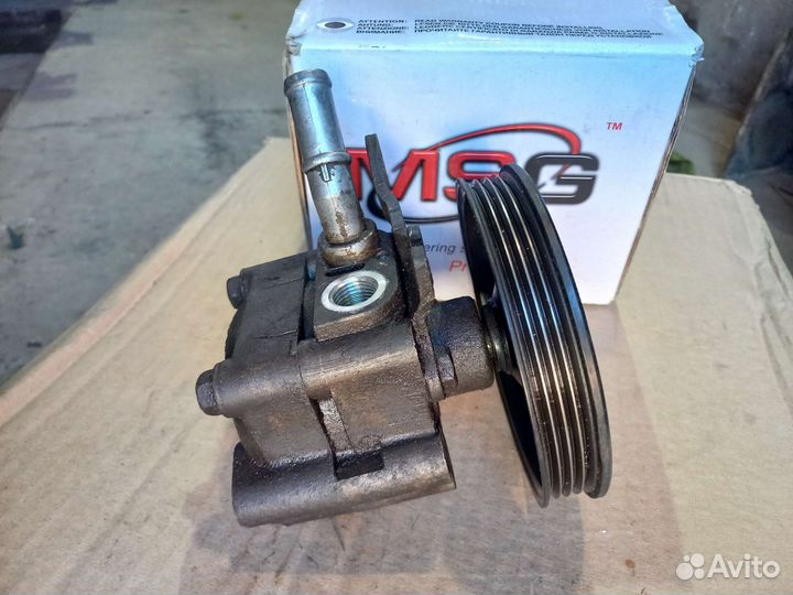 Насос гур Nissan Almera (N16) Primera (P12)