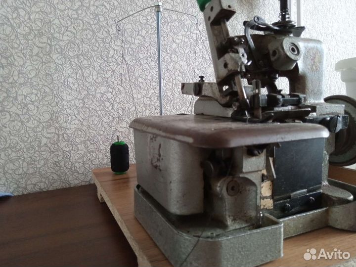 Оверлок для швейной машины