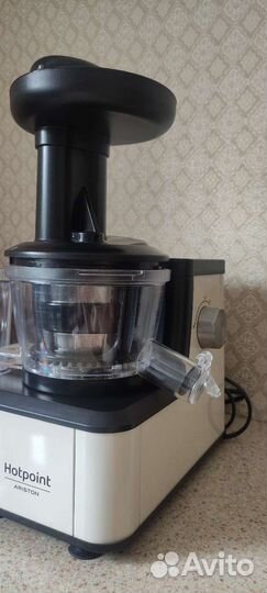 Соковыжималка шнековая Hotpoint/ariston sj4010FC0