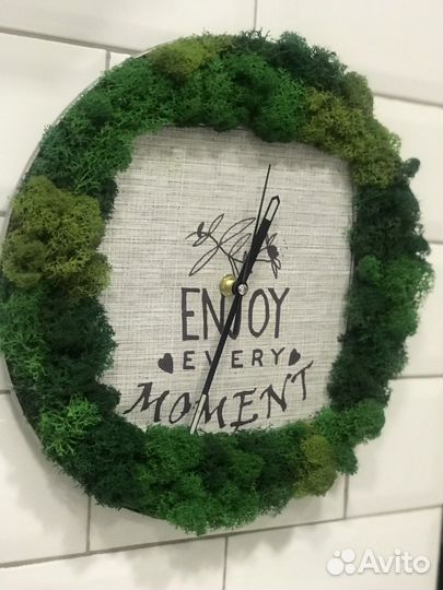 Часы с стабилизированным мхом