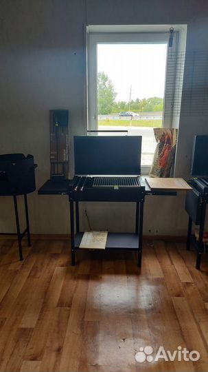 Мангал с крышкой и полкой