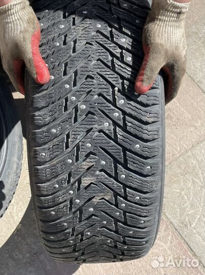 Nokian Tyres Hakkapeliitta 8 235/45 R19 99T