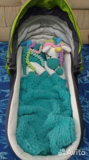 Вязаные плюшевые пледы и пончики