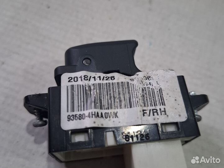 Кнопка стеклоподъемника передняя правая Hyundai h1