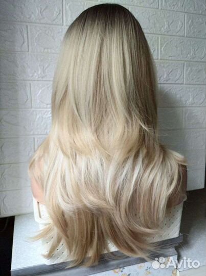 Парик каскад с удлиненной челкой Блонд Омбре