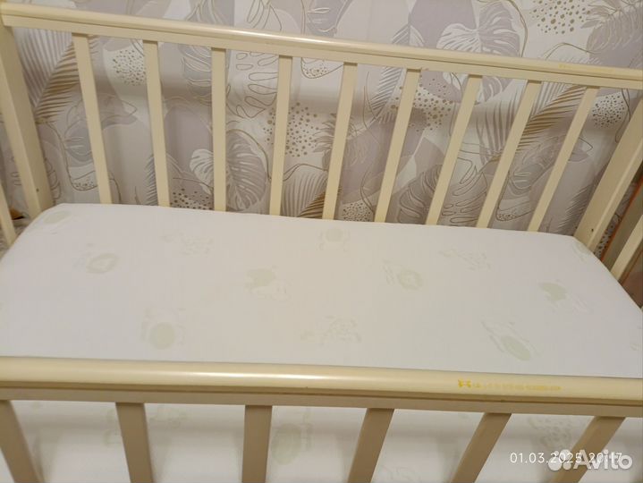 Детская кроватка