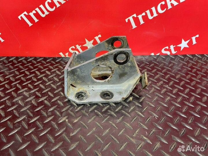 Кронштейн стойки стабилизатора заднего