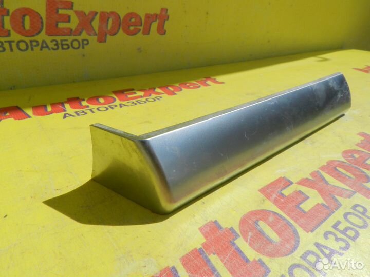 Накладка торпедо декоративная правая BMW X5 E70