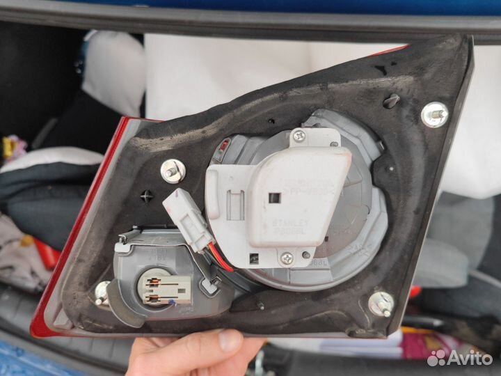 Фонарь задний правый honda civic 4d