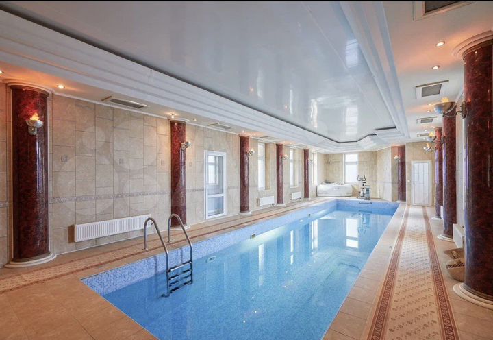 Дом 380 м² на участке 24 сот.