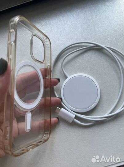 Зарядка на iPhone 12 mini