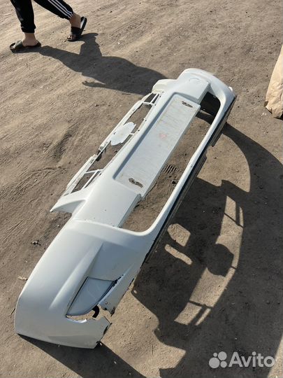 Передний бампер priora 2 белый пустой