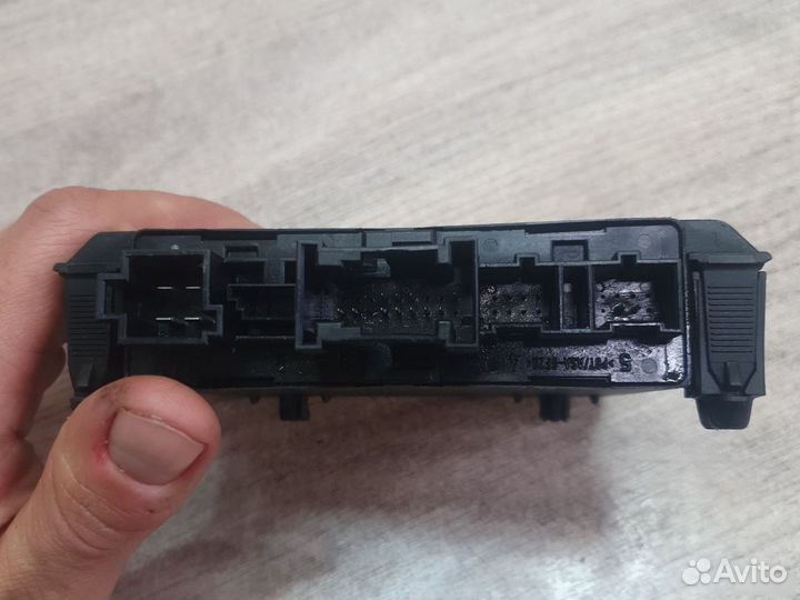 Блок комфорта двери задней mercedes C w203