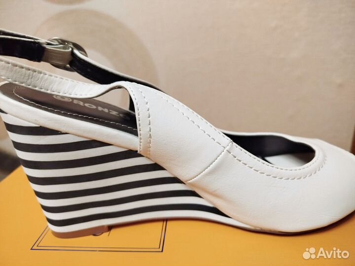 Босоножки женские 39 размер