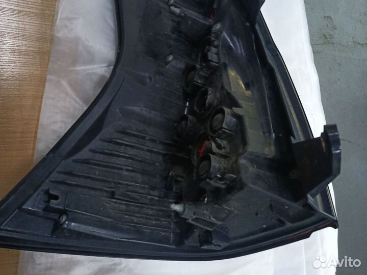 Задний правый фонарь на Прадо 2018