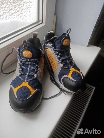 Кроссовки 38