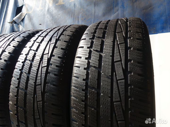 Goodyear UltraGrip Performance 215/60 R16