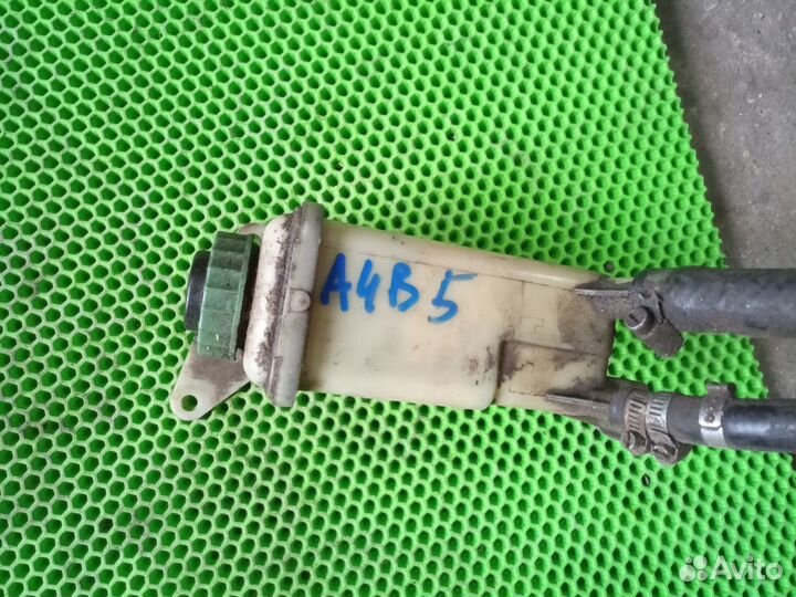 Бачок гура Audi A4 B5