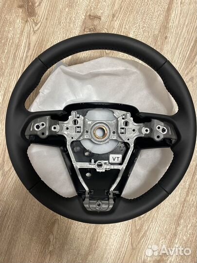 Оригинальный руль Toyota Camry V70 / V75 кожа