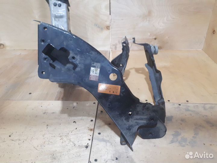 Рамка фары правая мерседес 211