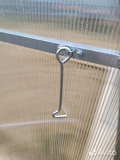 Теплица Капелькой