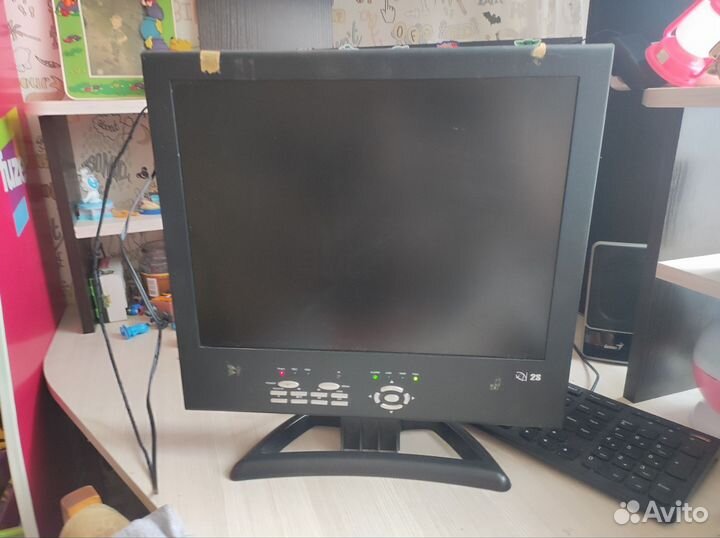 Монитор для видеонаблюдения-8 канальный