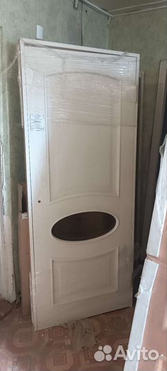 Двери межкомнатные с коробкой новые и выстовочные