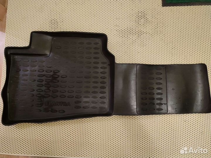 Продаю оригинальные коврики Hyundai Elantra