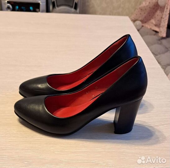 Продам женскую обувь