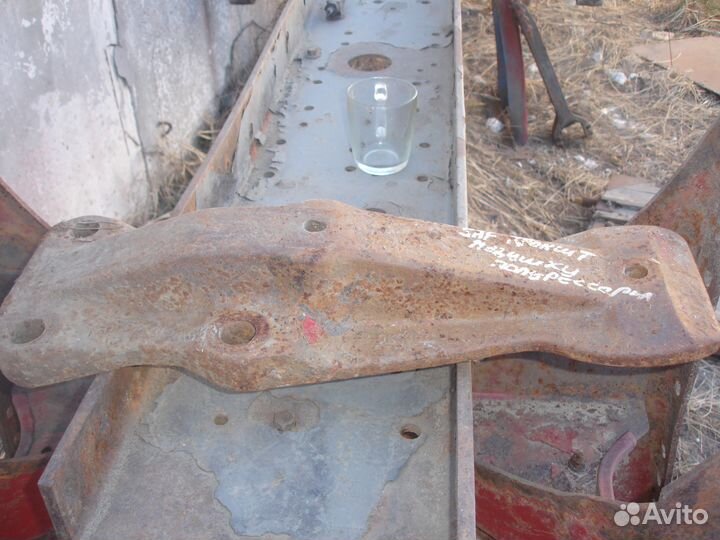 Продам опору пневмоподушки SAF