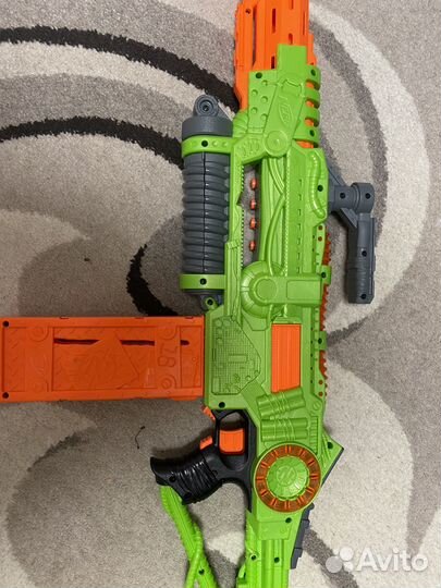 Бластер Nerf Revoltinator Zombie Strike