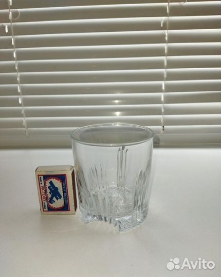 Штоф и шесть стаканов, новые