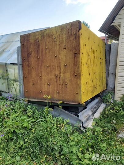 Бак для воды железный