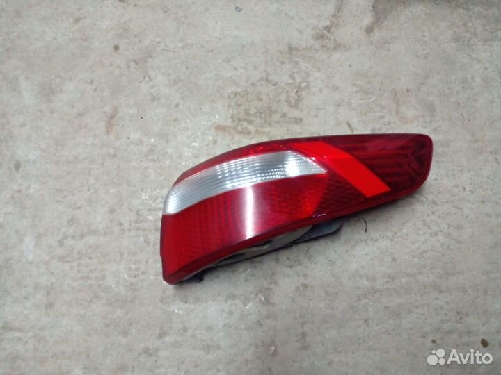 Фонарь правый в крыло Kia Rio QB UB скол