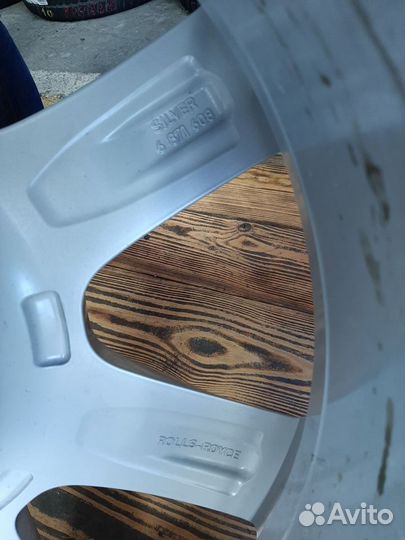 Комплект оригинальных колес Rolls-Royce Cullinan