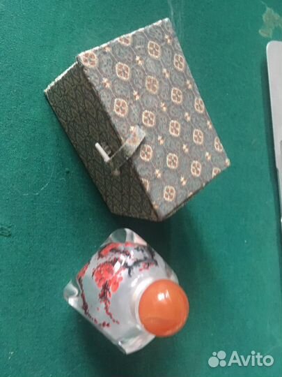 Китайский флакон с внутренней росписью