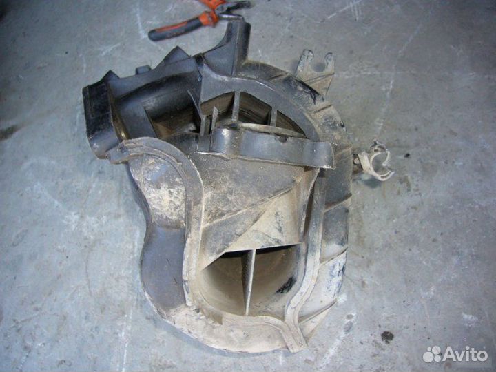 Коллектор впускной Volkswagen Golf 4 1.4