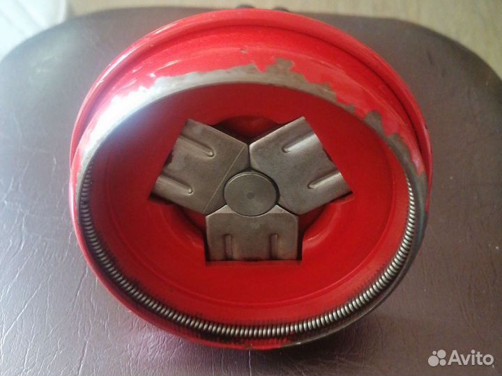 Закаточная машинка для банок