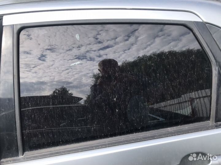 Стекло задней левой и правой двери ford focus 1