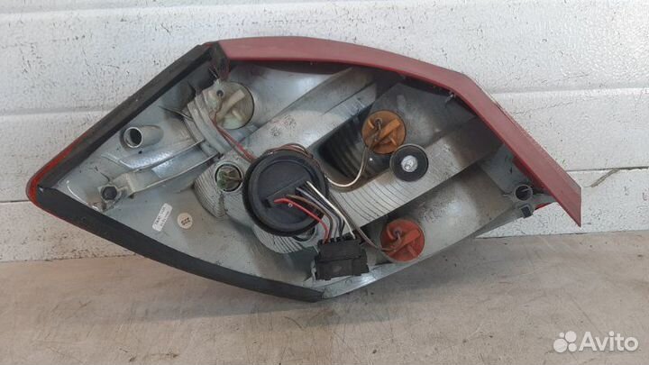 Фонарь задний правый Skoda Fabia 2 5J хэтчбек