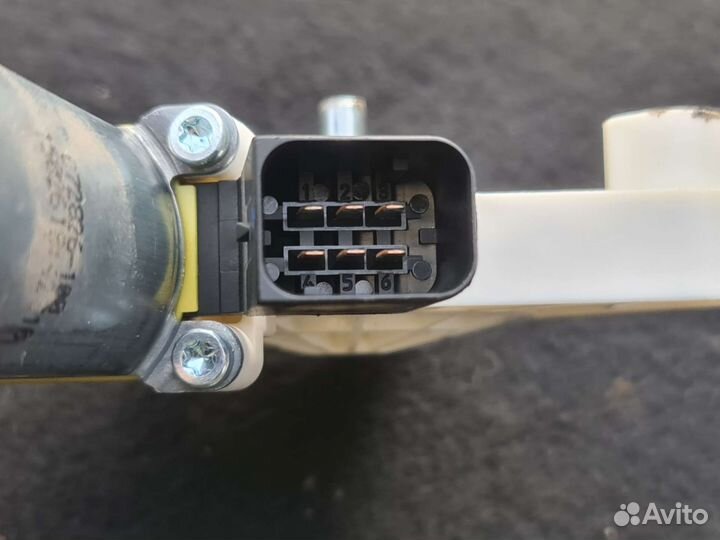 Мотор стеклоподъемника левый Mercedes W205 coupe