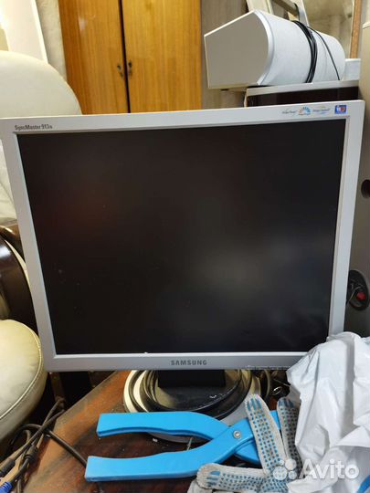 Монитор Samsung