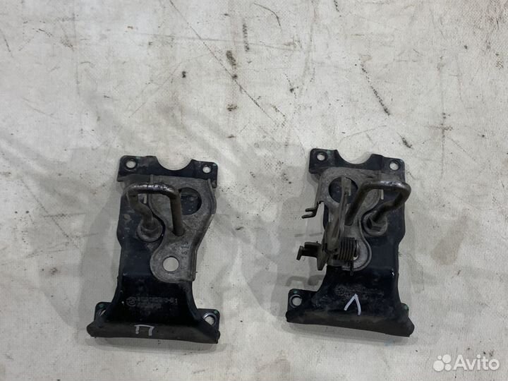 Крюк замка капота BMW X6 F16