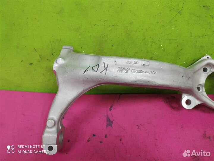 Поворотный кулак левый Audi A8 D3 Phaeton оригинал